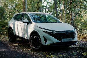 A competition winner has been handed the keys to a brand-new Nissan Qashqai, thanks to a giveaway by industry partners Select Car Leasing and MotorEasy. 